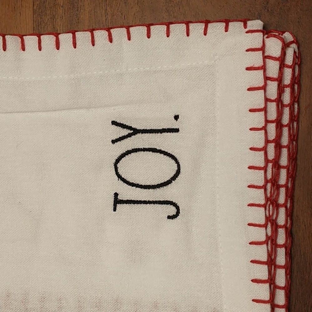 NWT🧑🎄RAE Dunn SET OF 4 EMBROIDERED NAPKINS18 IN X 18 IN - Picture 4 of 7